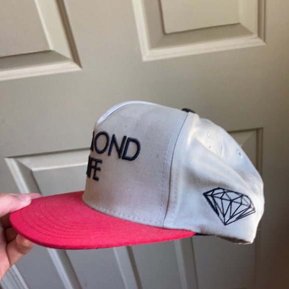 Diamond Snapback - Picture 2 of 3